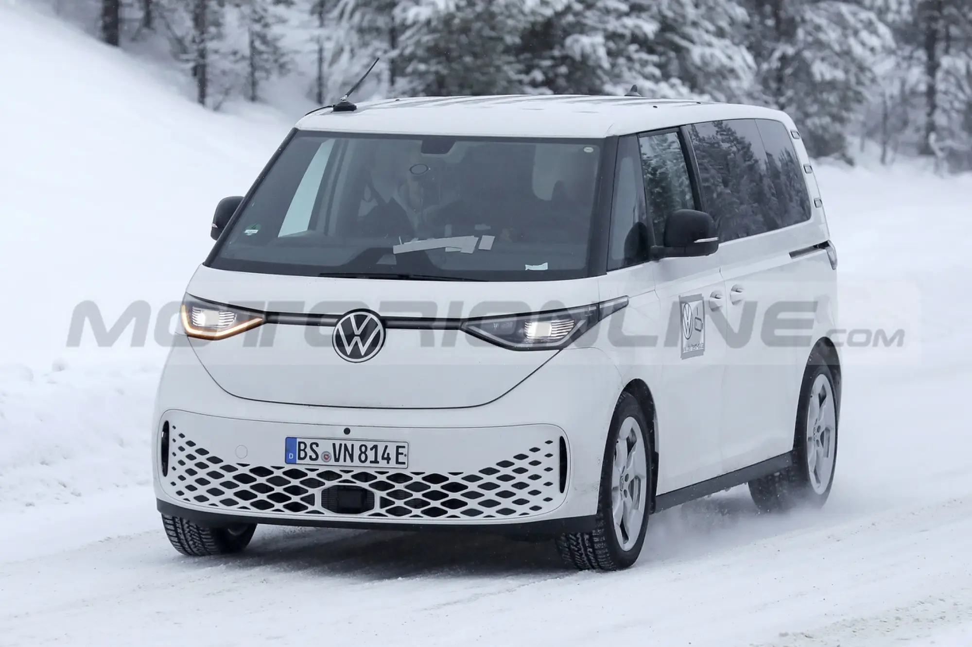 Volkswagen ID. Buzz LWB - Foto Spia 22-02-2023 - 4