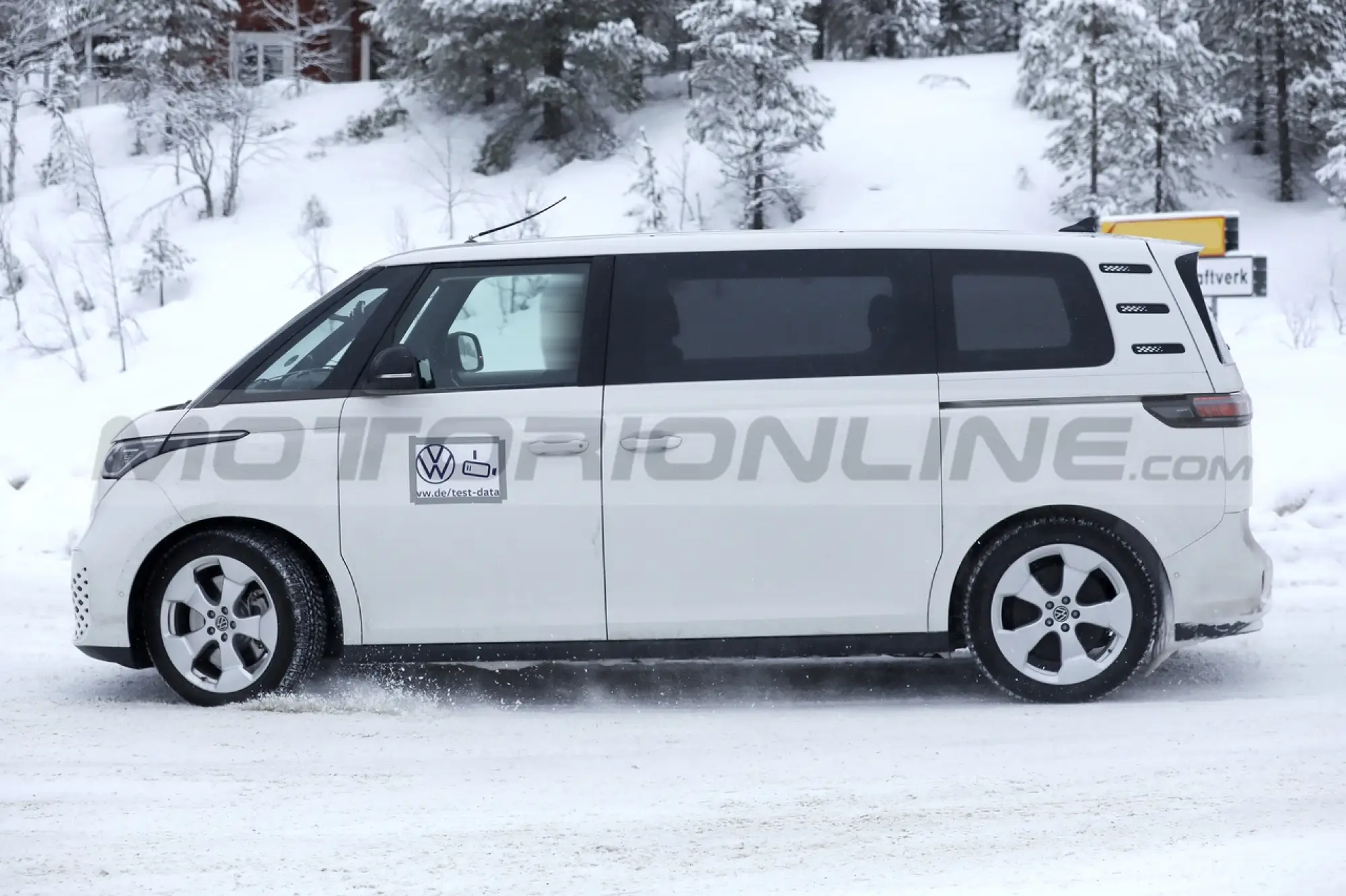 Volkswagen ID. Buzz LWB - Foto Spia 22-02-2023 - 8