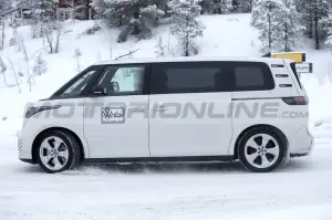 Volkswagen ID. Buzz LWB - Foto Spia 22-02-2023 - 8