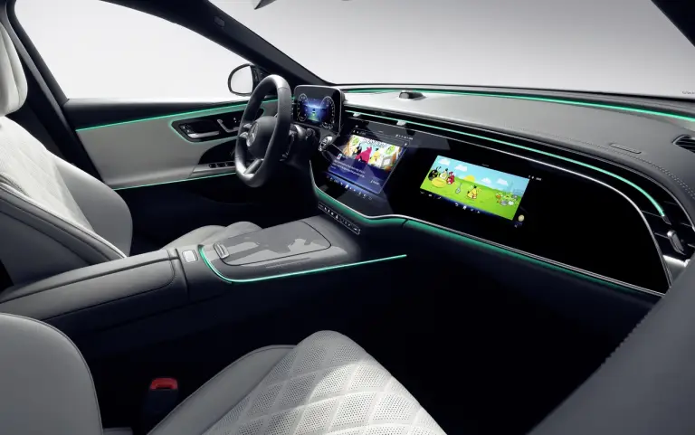 Mercedes Classe E 2024 interni - 12