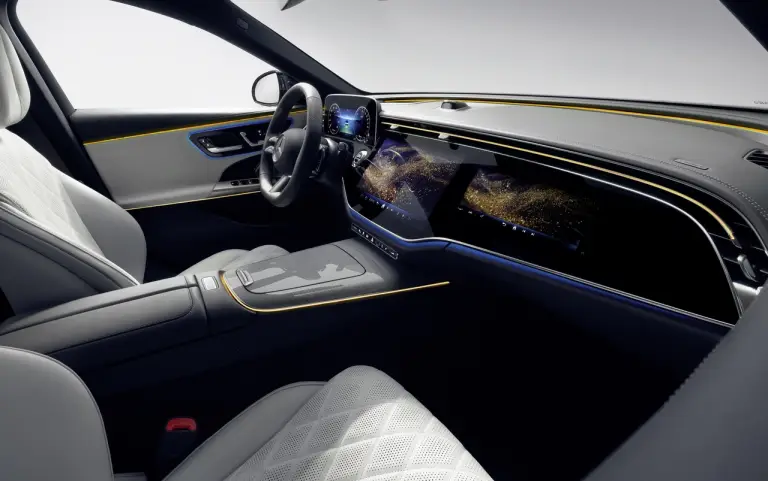 Mercedes Classe E 2024 interni - 18