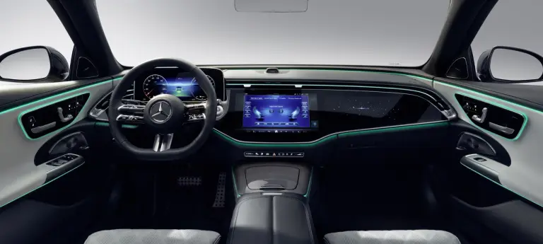 Mercedes Classe E 2024 interni - 21