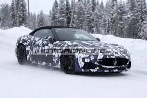 Maserati GranCabrio - Foto spia 23-2-2023 - 5