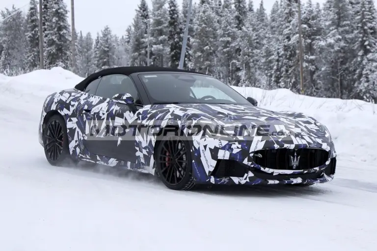 Maserati GranCabrio - Foto spia 23-2-2023 - 5