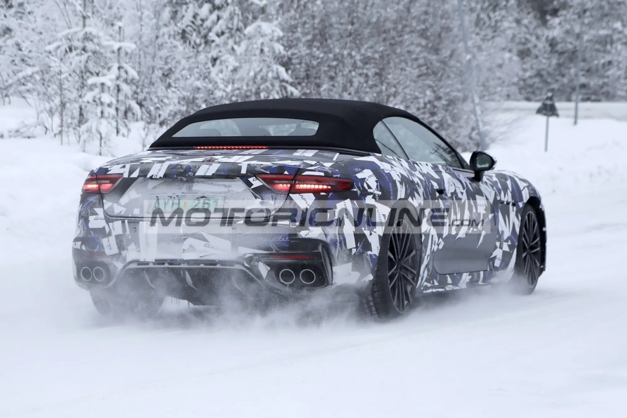 Maserati GranCabrio - Foto spia 23-2-2023 - 10
