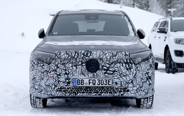 Mercedes GLB e EQB restyling - Foto spia 24-02-2023 - 11