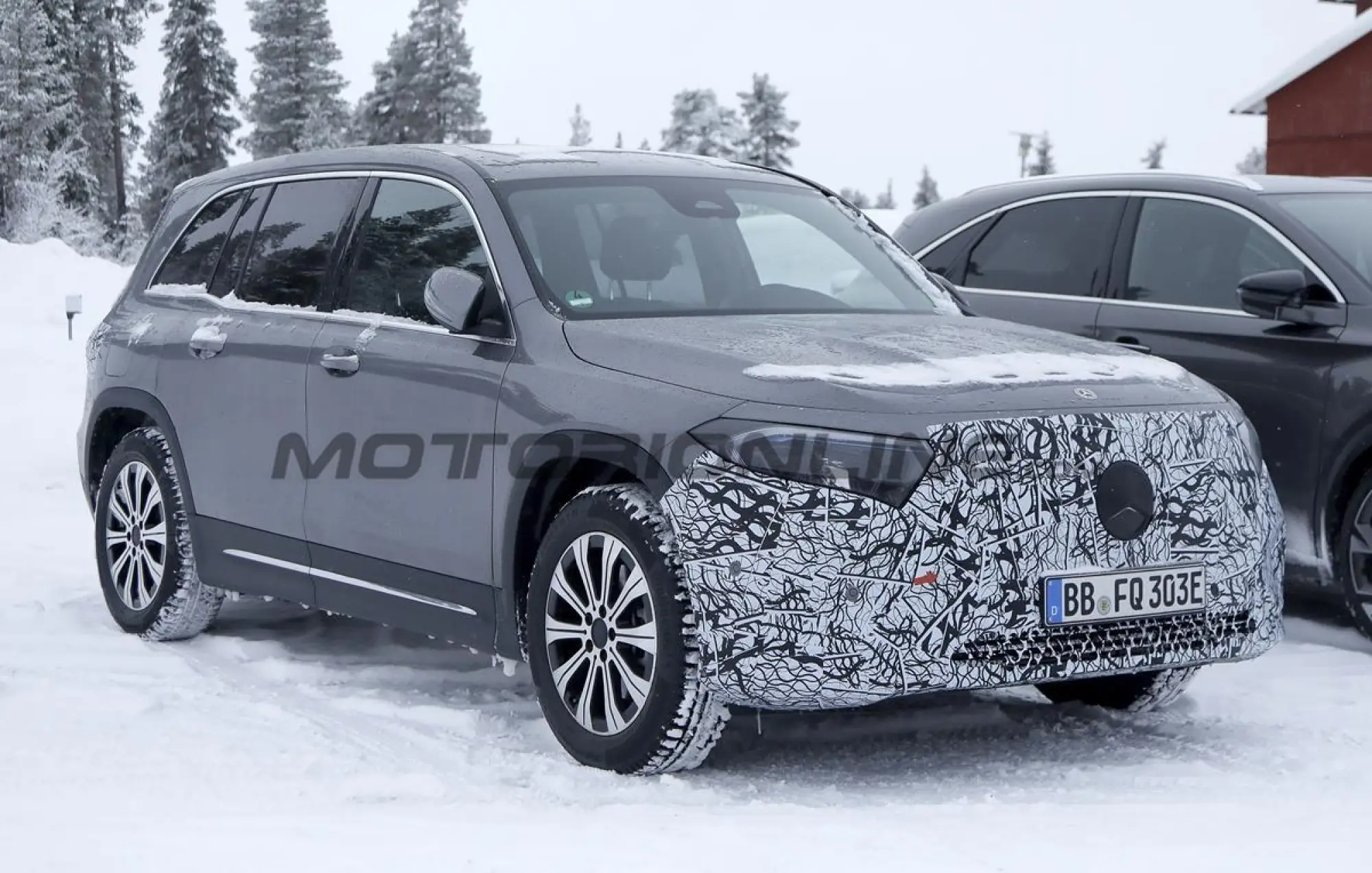 Mercedes GLB e EQB restyling - Foto spia 24-02-2023 - 12