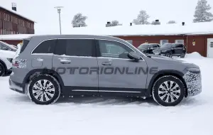 Mercedes GLB e EQB restyling - Foto spia 24-02-2023 - 10