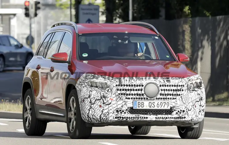 Mercedes GLB e EQB restyling - Foto spia 24-02-2023 - 6
