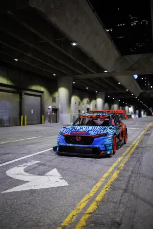 Honda CR-V Hybrid Racer