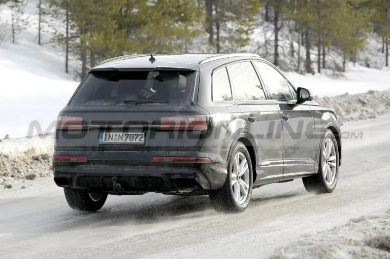 Audi Q7 2024 - Foto Spia 01-03-2023 - 10