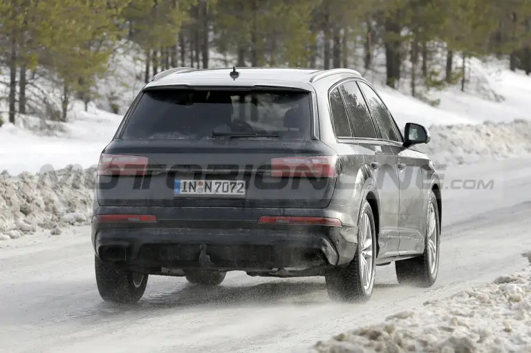 Audi Q7 2024 - Foto Spia 01-03-2023 - 9