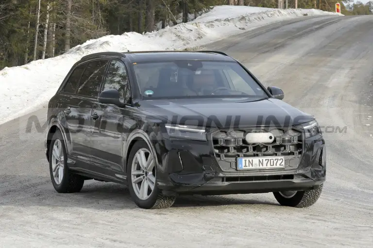 Audi Q7 2024 - Foto Spia 01-03-2023 - 1
