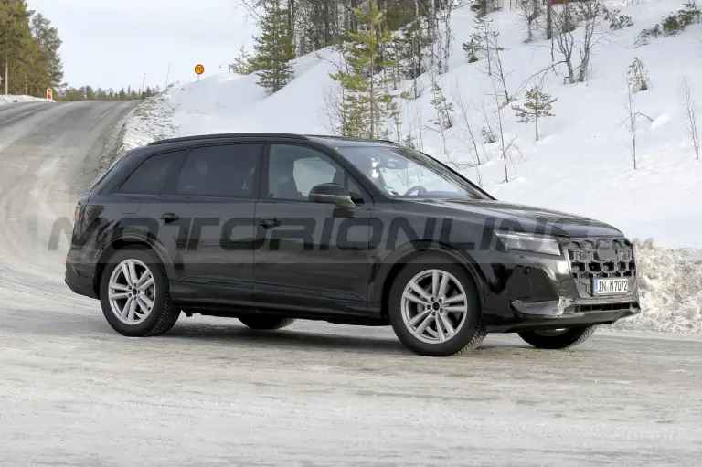 Audi Q7 2024 - Foto Spia 01-03-2023 - 4