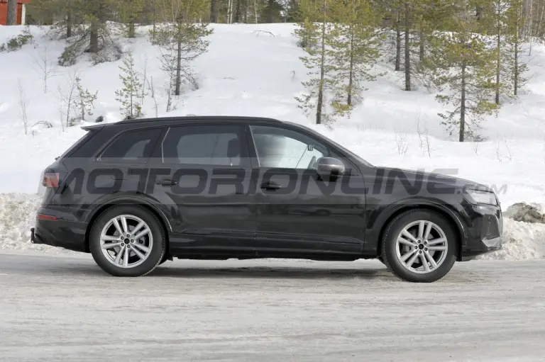Audi Q7 2024 - Foto Spia 01-03-2023 - 2