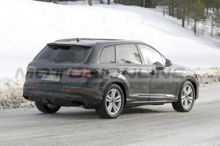 Audi Q7 2024 - Foto Spia 01-03-2023 - 12