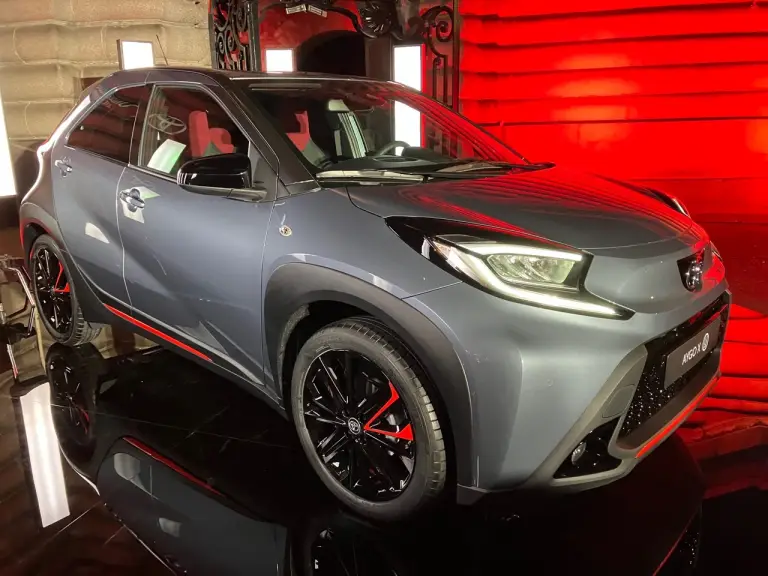 Toyota Aygo X Undercover - Foto Parigi - 2