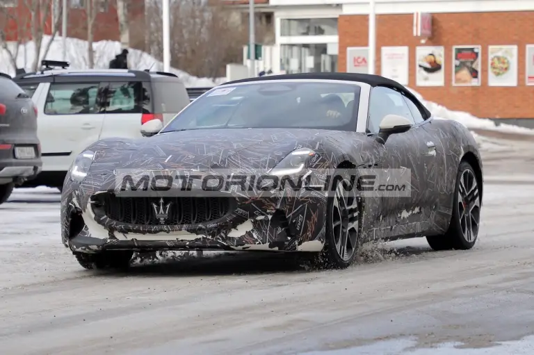 Maserati GranCabrio Folgore - Foto spia 2-3-2023 - 3