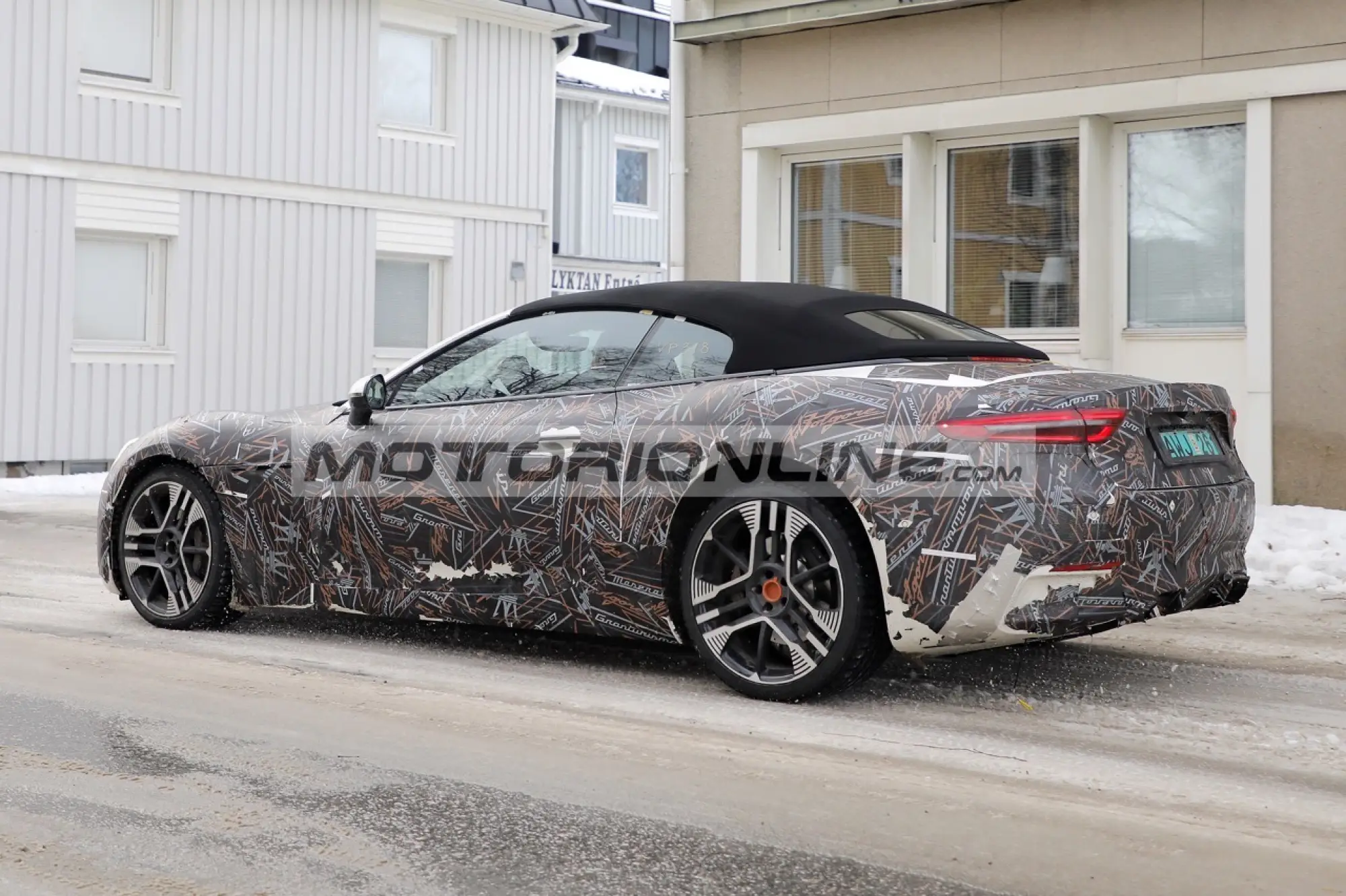 Maserati GranCabrio Folgore - Foto spia 2-3-2023 - 5