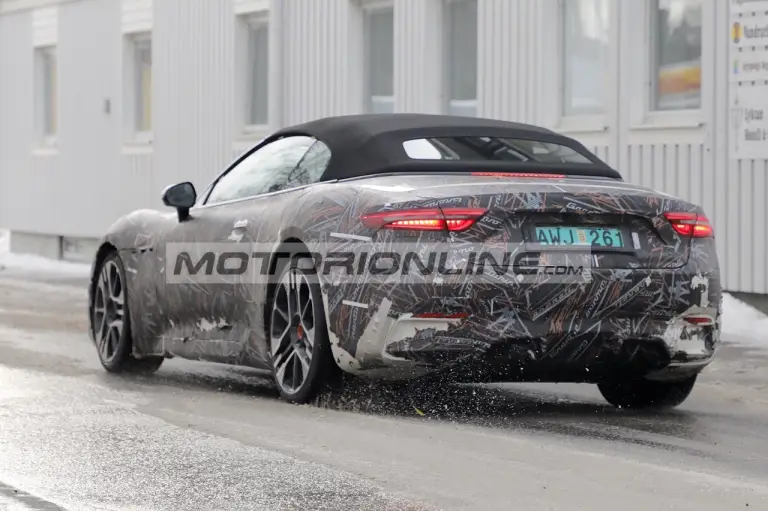 Maserati GranCabrio Folgore - Foto spia 2-3-2023 - 8