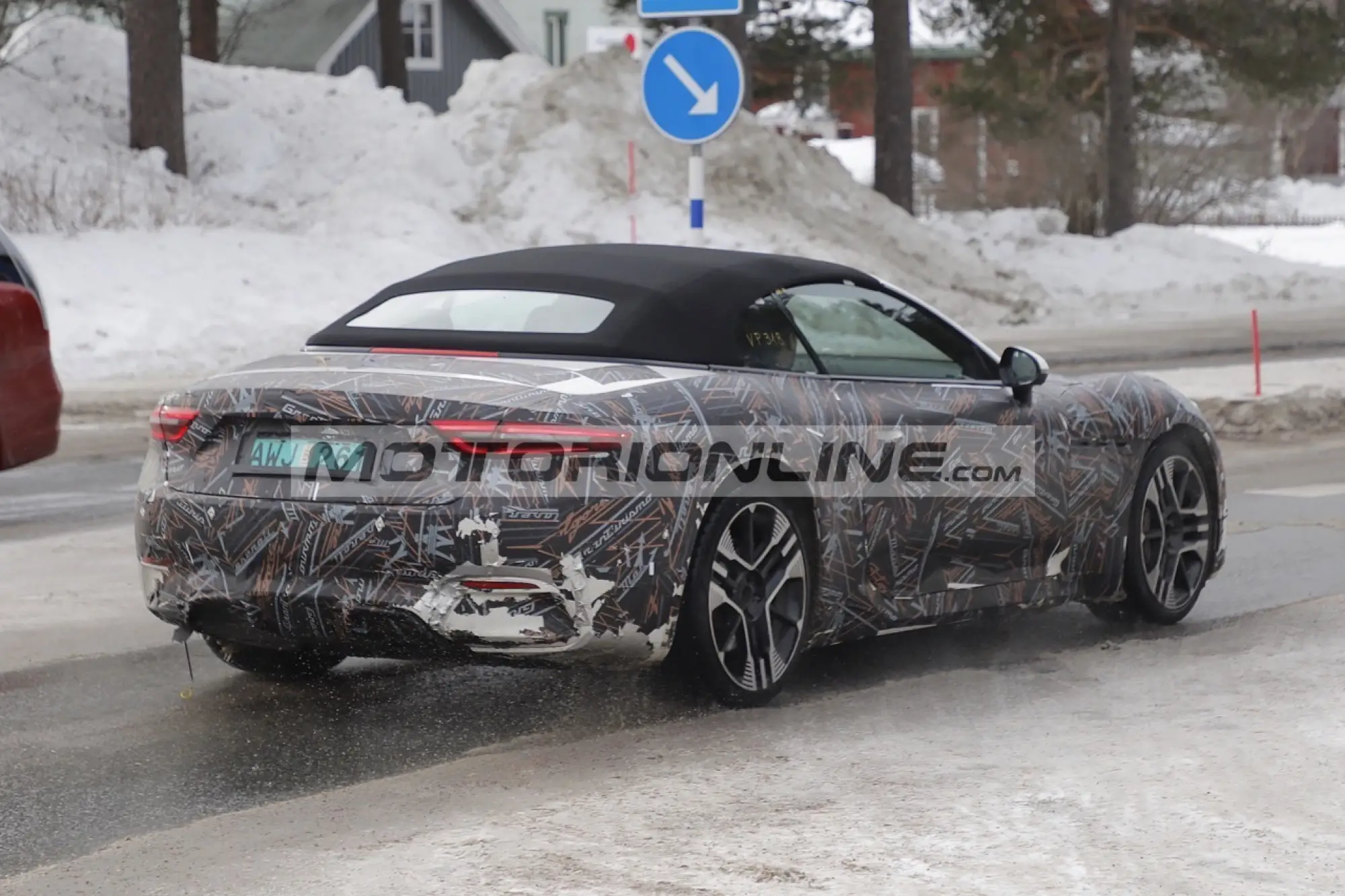 Maserati GranCabrio Folgore - Foto spia 2-3-2023 - 16