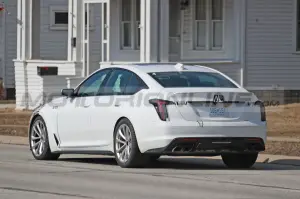 Cadillac CT5-V Blackwing 2024 - Foto Spia 07-03-2023