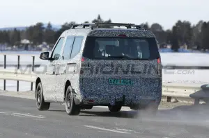 Ford Tourneo Courier 2024 - Foto Spia 08-03-2023