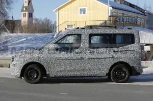 Ford Tourneo Courier 2024 - Foto Spia 08-03-2023