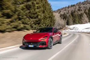 Ferrari Purosangue - Prova su strada