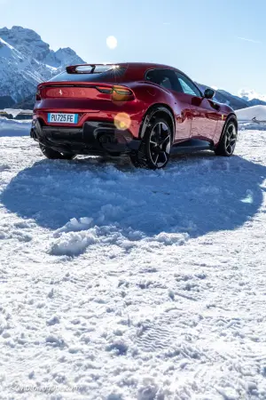 Ferrari Purosangue - Prova su strada