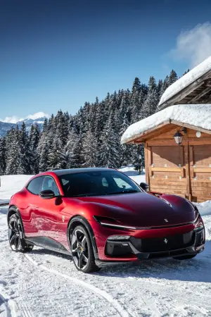 Ferrari Purosangue - Prova su strada