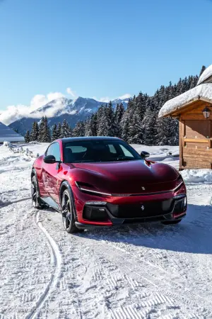 Ferrari Purosangue - Prova su strada