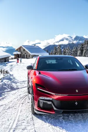 Ferrari Purosangue - Prova su strada