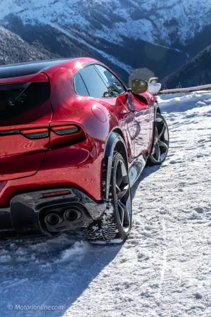 Ferrari Purosangue - Prova su strada