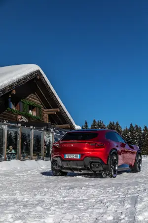 Ferrari Purosangue - Prova su strada