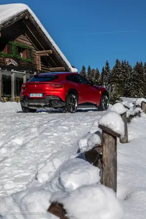 Ferrari Purosangue - Prova su strada