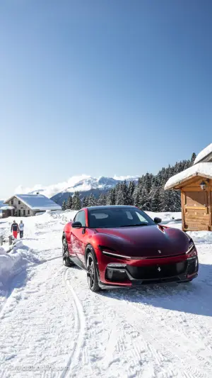 Ferrari Purosangue - Prova su strada