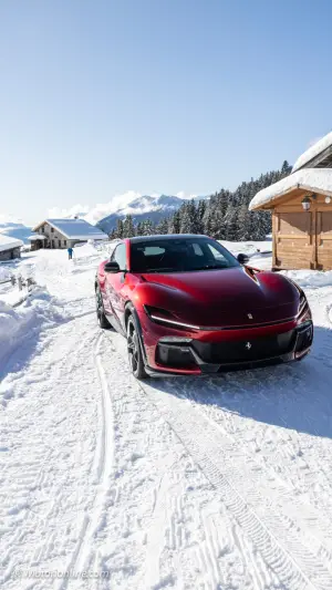 Ferrari Purosangue - Prova su strada