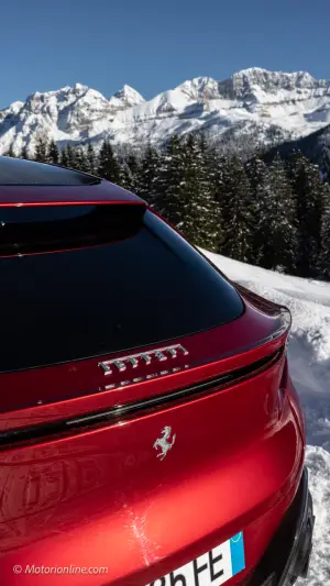 Ferrari Purosangue - Prova su strada