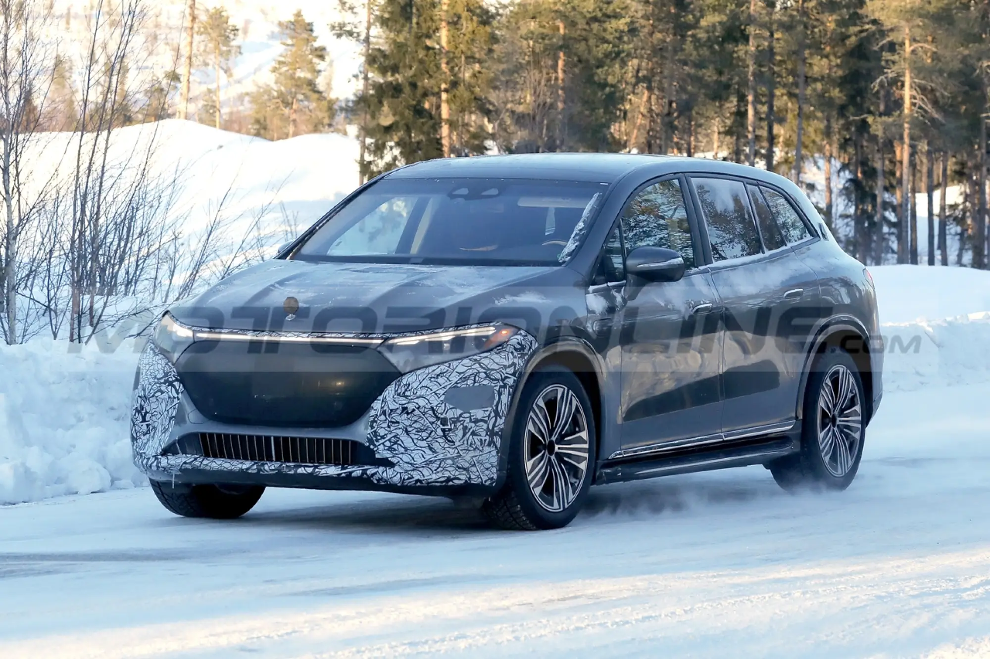 Mercedes-Maybach EQS SUV - Foto Spia 09-03-2023 - 3