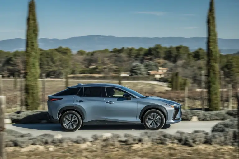 Lexus RZ 450e - Foto ufficiali - 12