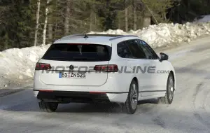 Volkswagen Passat Variant 2024 - Foto spia 16-03-2023 - 12