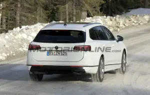 Volkswagen Passat Variant 2024 - Foto spia 16-03-2023 - 15