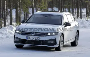 Volkswagen Passat Variant 2024 - Foto spia 16-03-2023 - 11