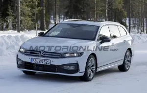Volkswagen Passat Variant 2024 - Foto spia 16-03-2023 - 13