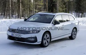 Volkswagen Passat Variant 2024 - Foto spia 16-03-2023 - 14