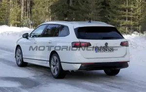 Volkswagen Passat Variant 2024 - Foto spia 16-03-2023 - 17