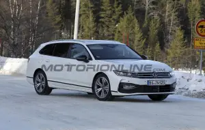 Volkswagen Passat Variant 2024 - Foto spia 16-03-2023 - 2