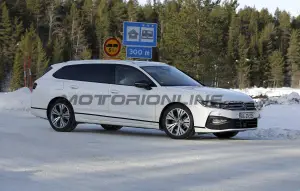 Volkswagen Passat Variant 2024 - Foto spia 16-03-2023 - 6