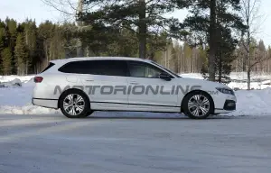 Volkswagen Passat Variant 2024 - Foto spia 16-03-2023 - 8